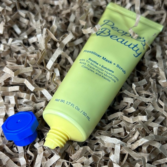 People's Beauty
Frontliner Mask + Scrub - Picture 4 of 15